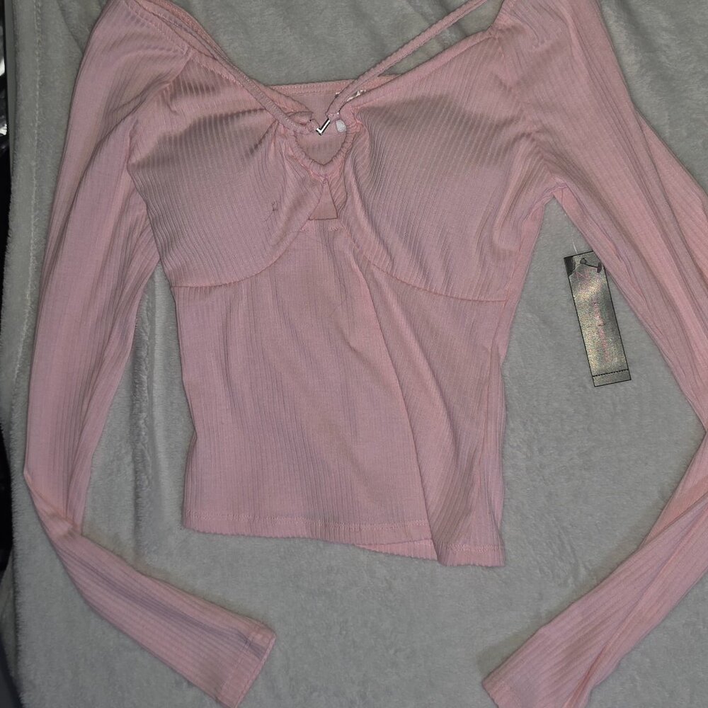 No Boundaries Juniors' Ribbed Heart Ring Cut Out Top Pink New with Tag - Picture 7 of 7